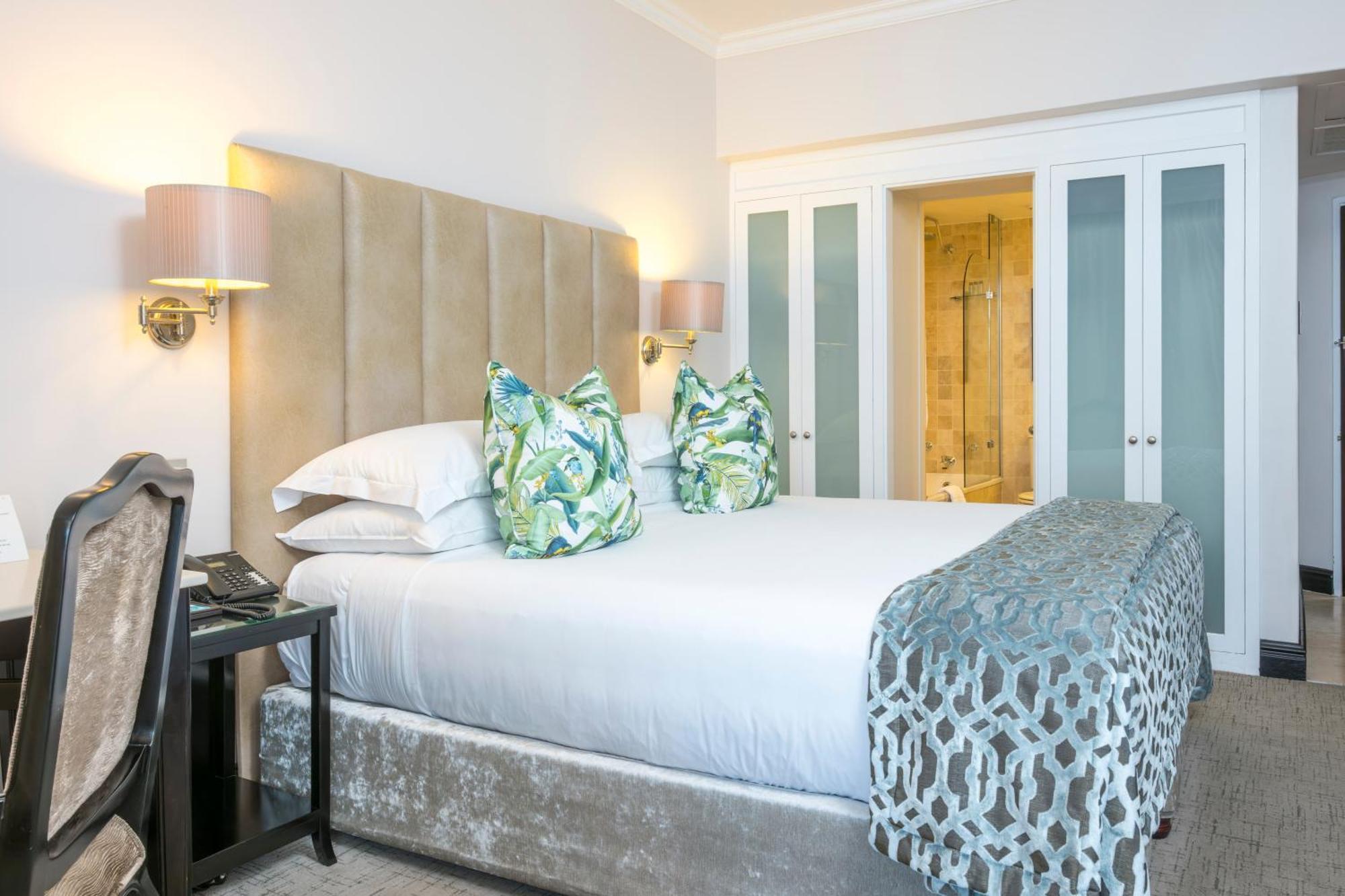 Beverly Hills Дурбан Экстерьер фото A bedroom at the hotel