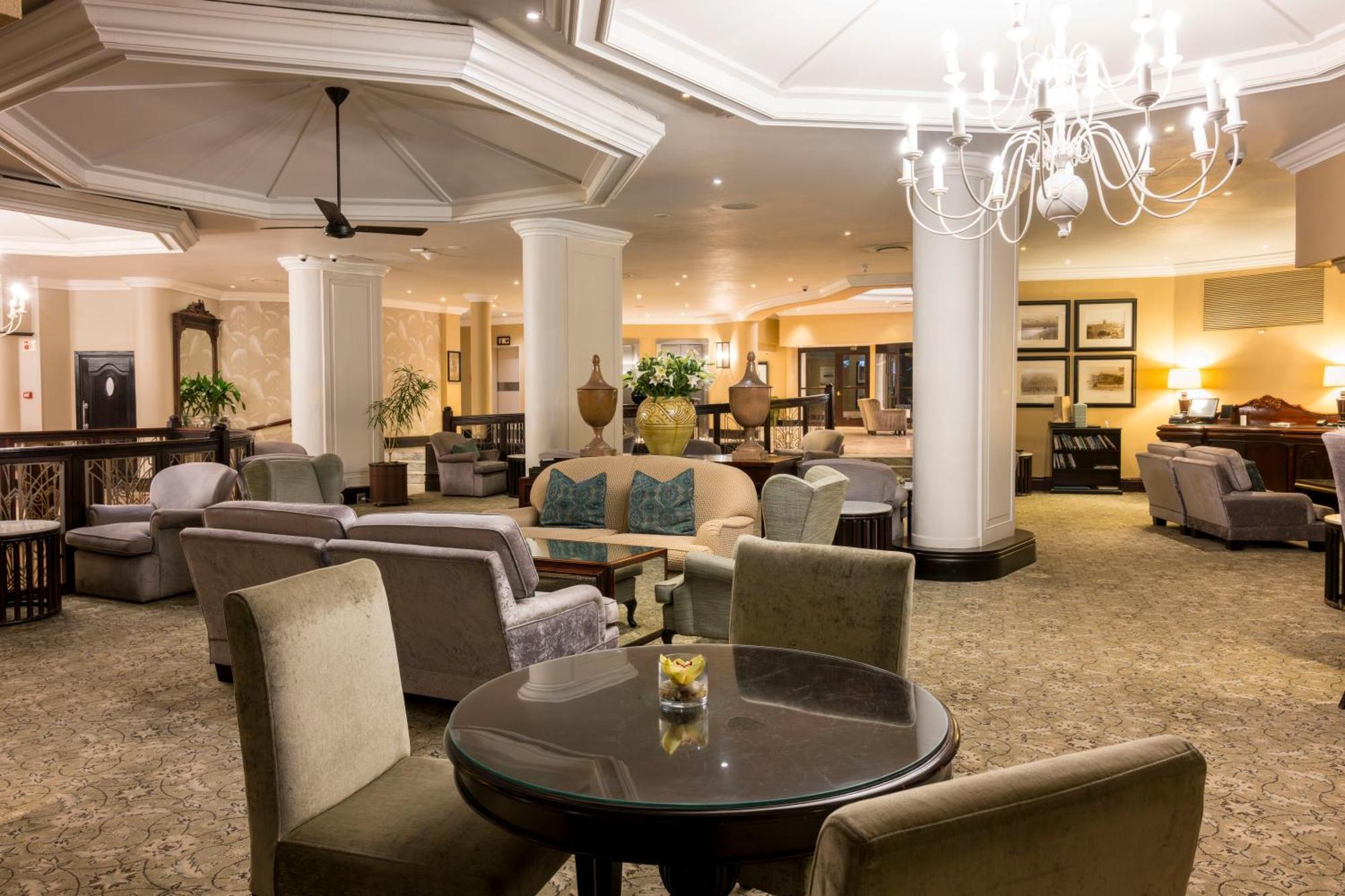 Beverly Hills Дурбан Экстерьер фото The interior of the hotel