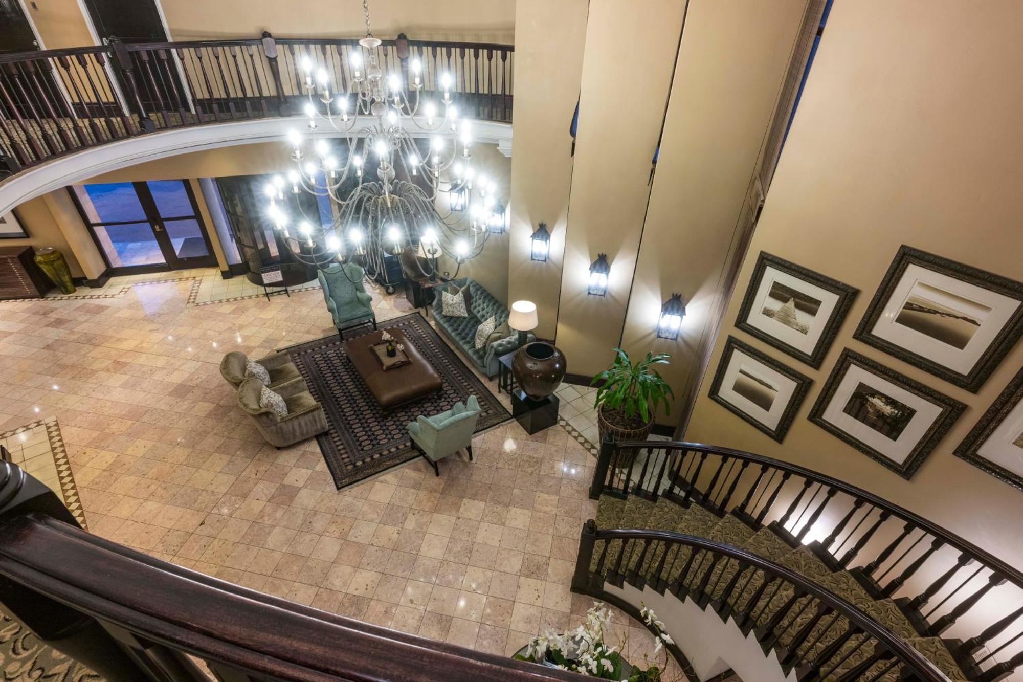 Beverly Hills Дурбан Экстерьер фото The lobby of the hotel